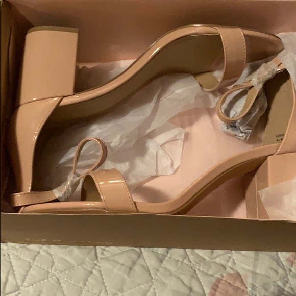 Shoes - Picture 2 of 3